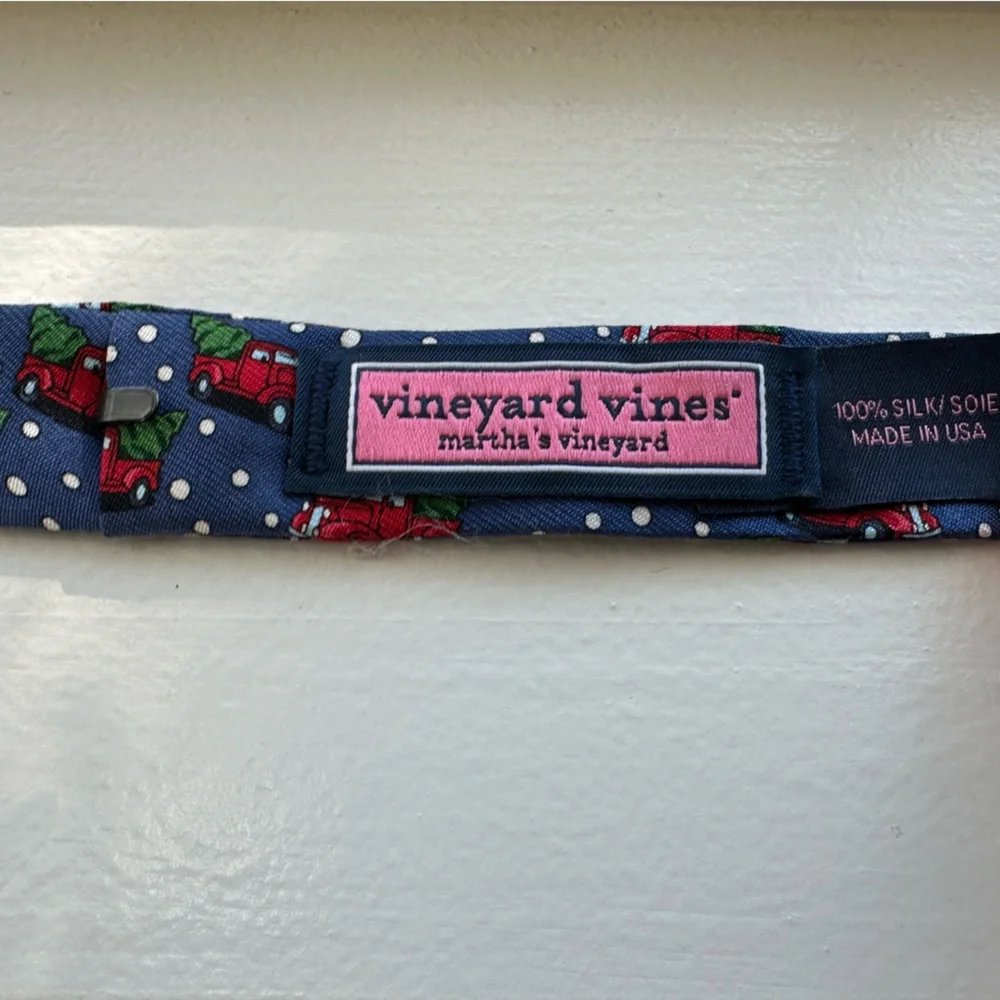 Vineyard Vines boys bow tie with Red and Green Holiday Design